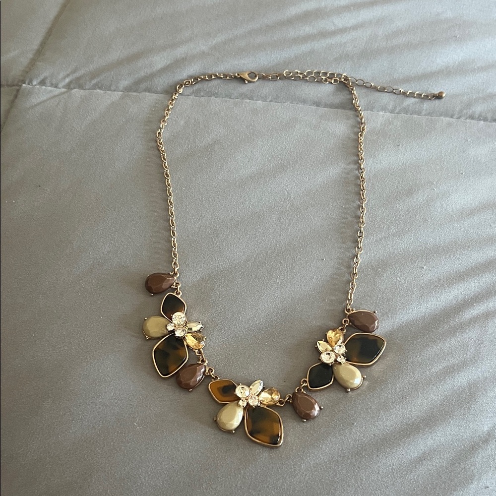 Elegant Gold and Brown Floral Necklace
